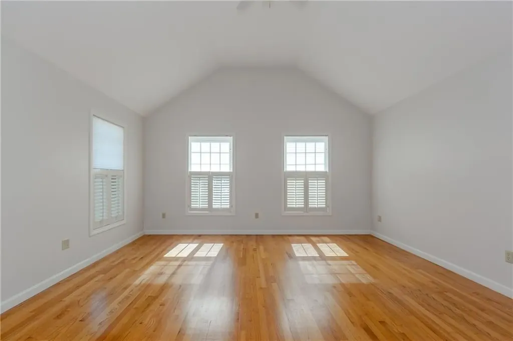 1861 East Main Road Portsmouth RI 02871