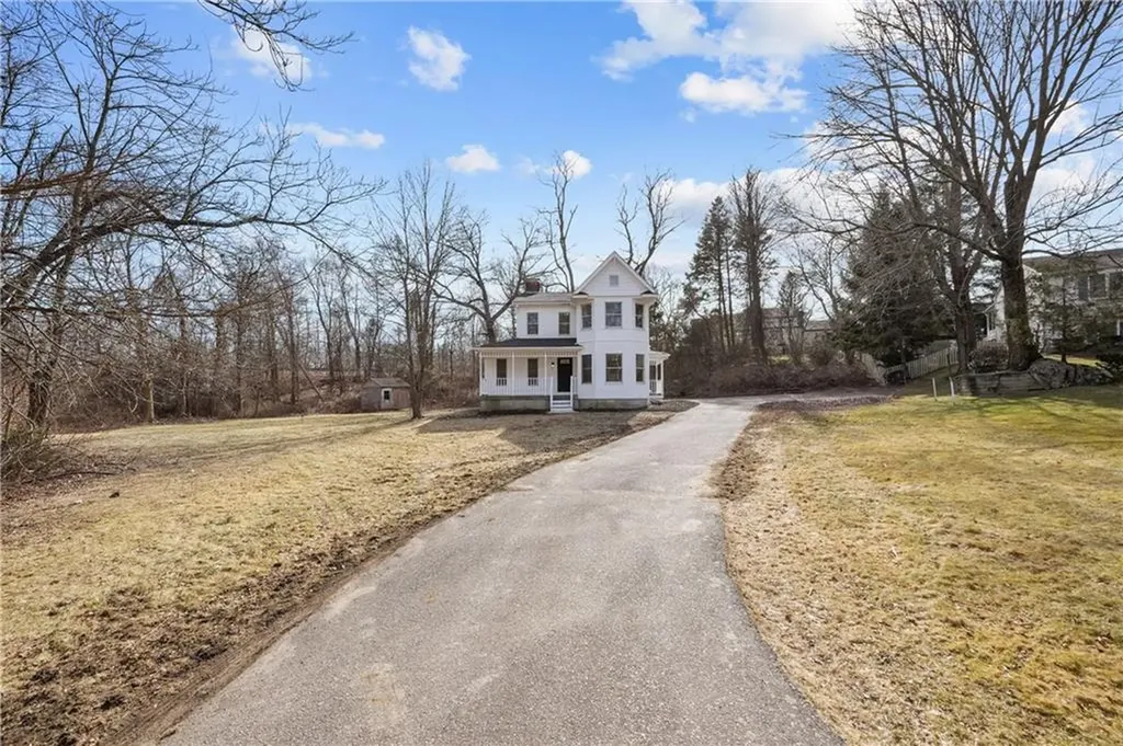 11 Eastward Drive Lincoln RI 02865