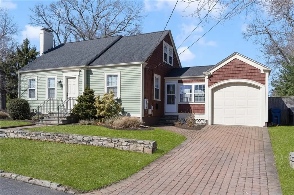 15 Willing Avenue Warwick RI 02888