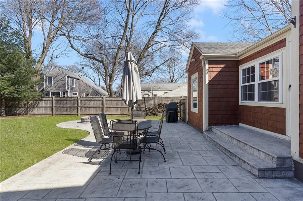 15 Willing Avenue Warwick RI 02888