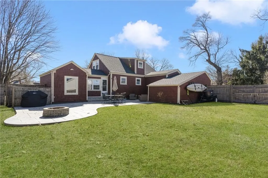 15 Willing Avenue Warwick RI 02888