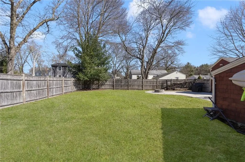 15 Willing Avenue Warwick RI 02888