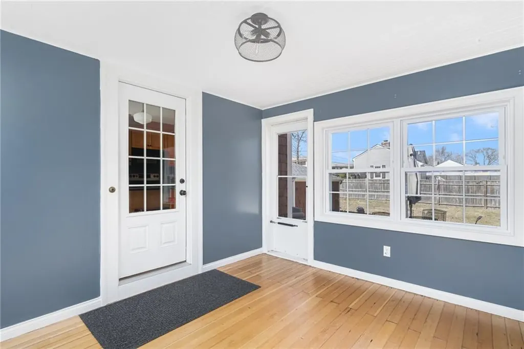 15 Willing Avenue Warwick RI 02888