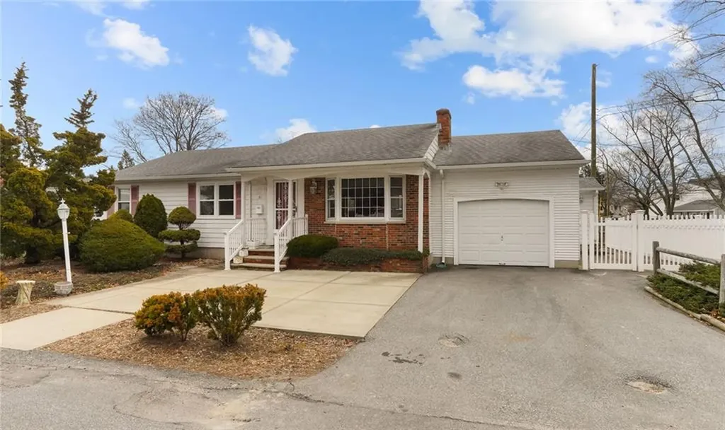 31 Gillen Avenue North Providence RI 02904