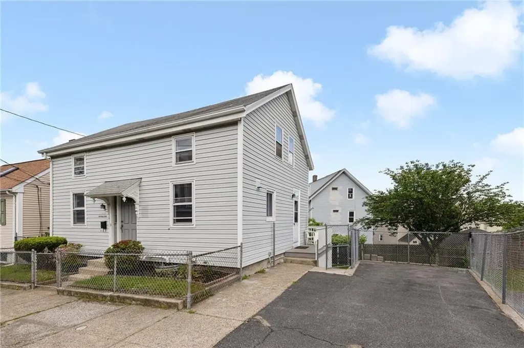 44 Pawtucket Avenue Pawtucket RI 02860
