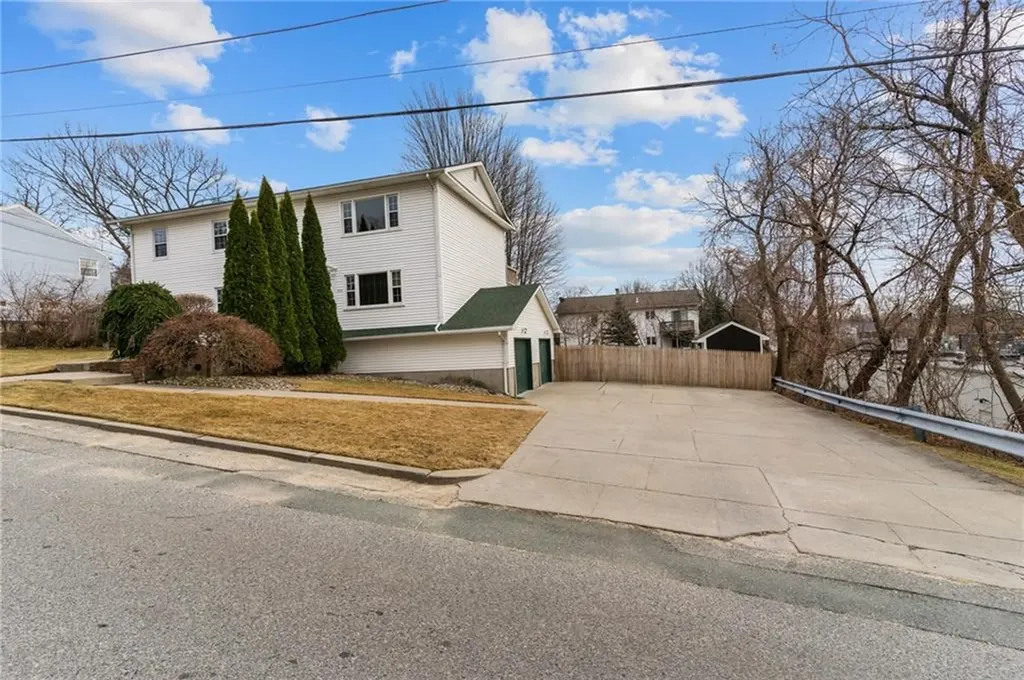 190 Gladstone Street Cranston RI 02920