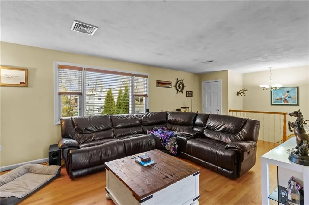 190 Gladstone Street Cranston RI 02920