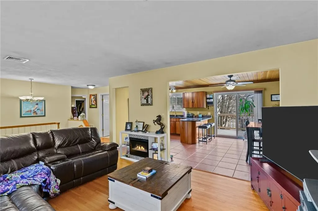 190 Gladstone Street Cranston RI 02920
