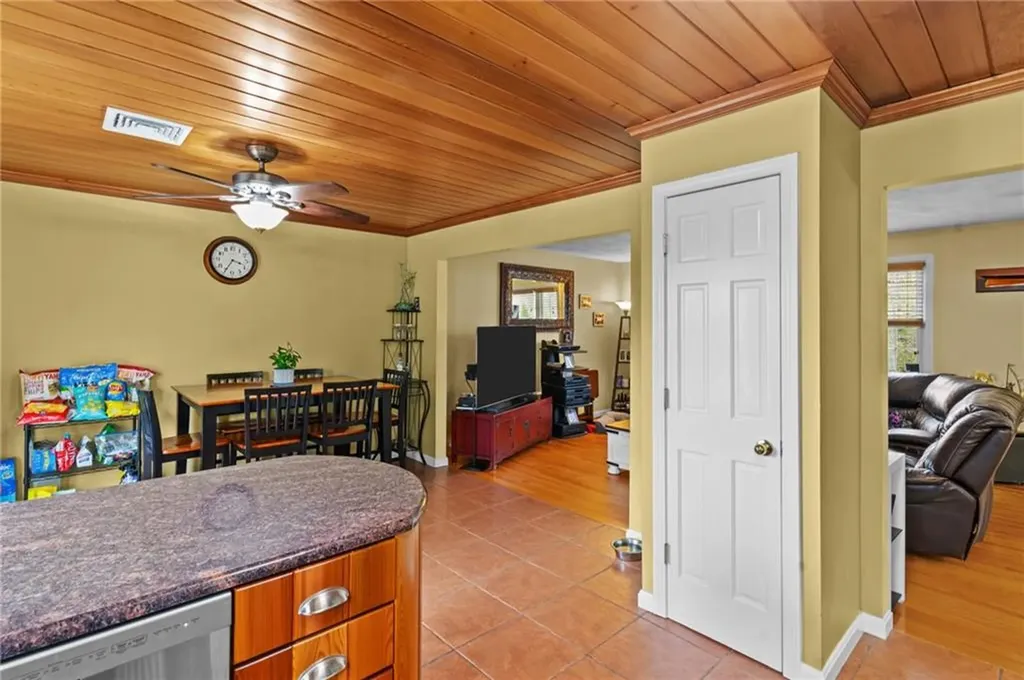 190 Gladstone Street Cranston RI 02920