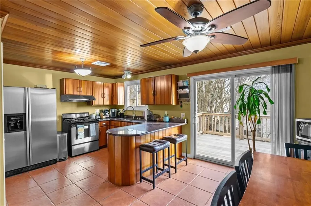 190 Gladstone Street Cranston RI 02920