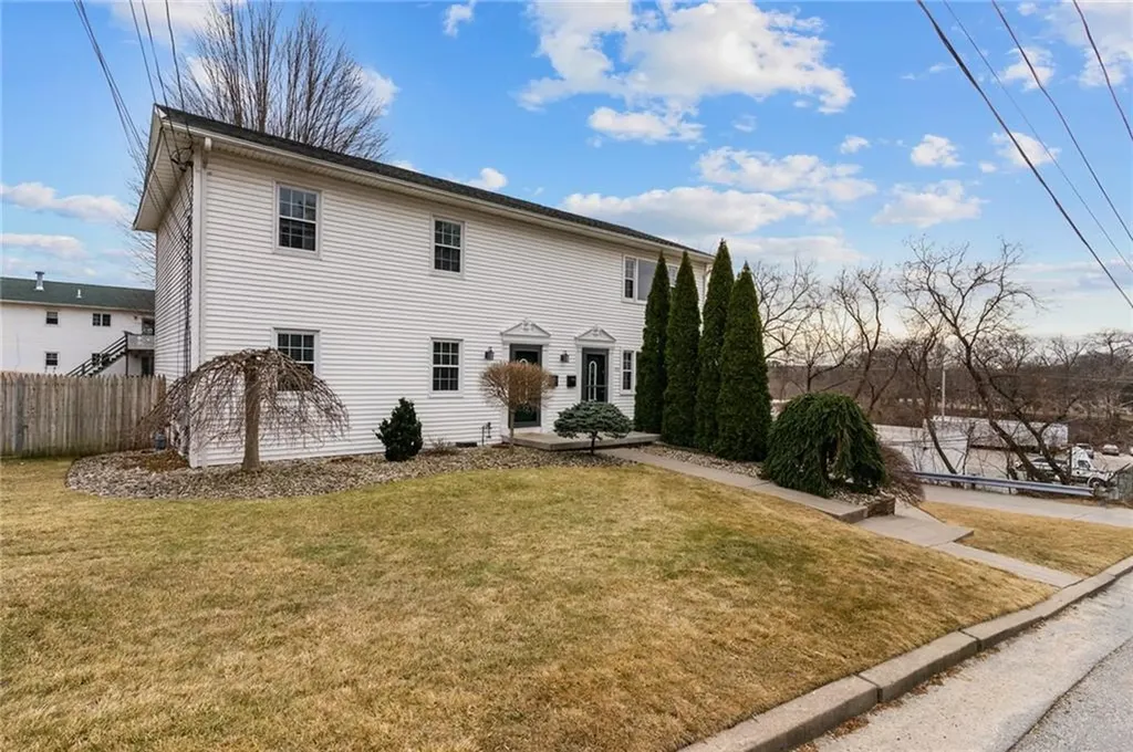 190 Gladstone Street Cranston RI 02920