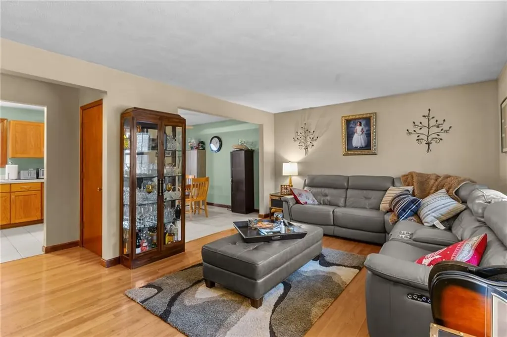 190 Gladstone Street Cranston RI 02920