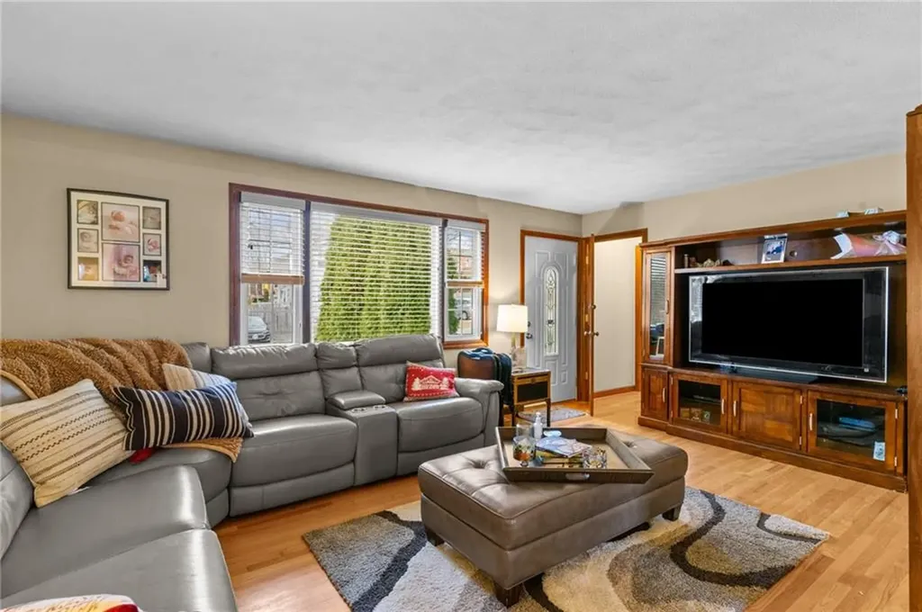 190 Gladstone Street Cranston RI 02920