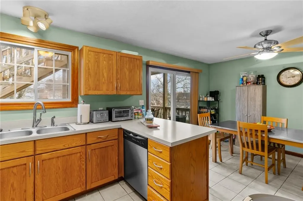 190 Gladstone Street Cranston RI 02920