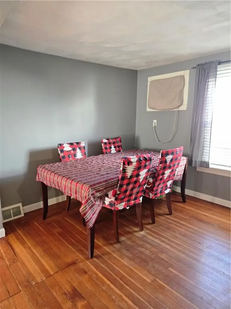 26 May Avenue Warwick RI 02889