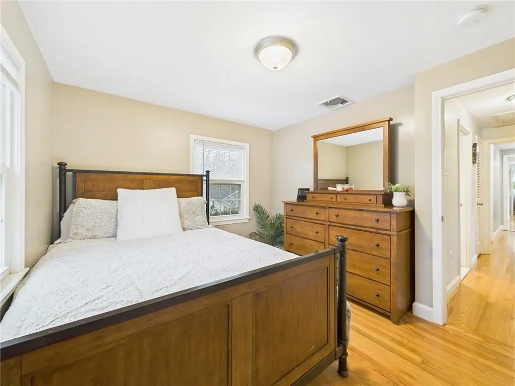 17 Meadowbrook Drive Barrington RI 02806