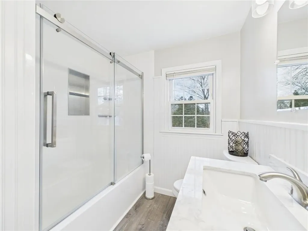 17 Meadowbrook Drive Barrington RI 02806