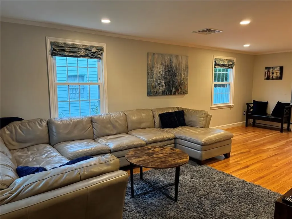 17 Meadowbrook Drive Barrington RI 02806