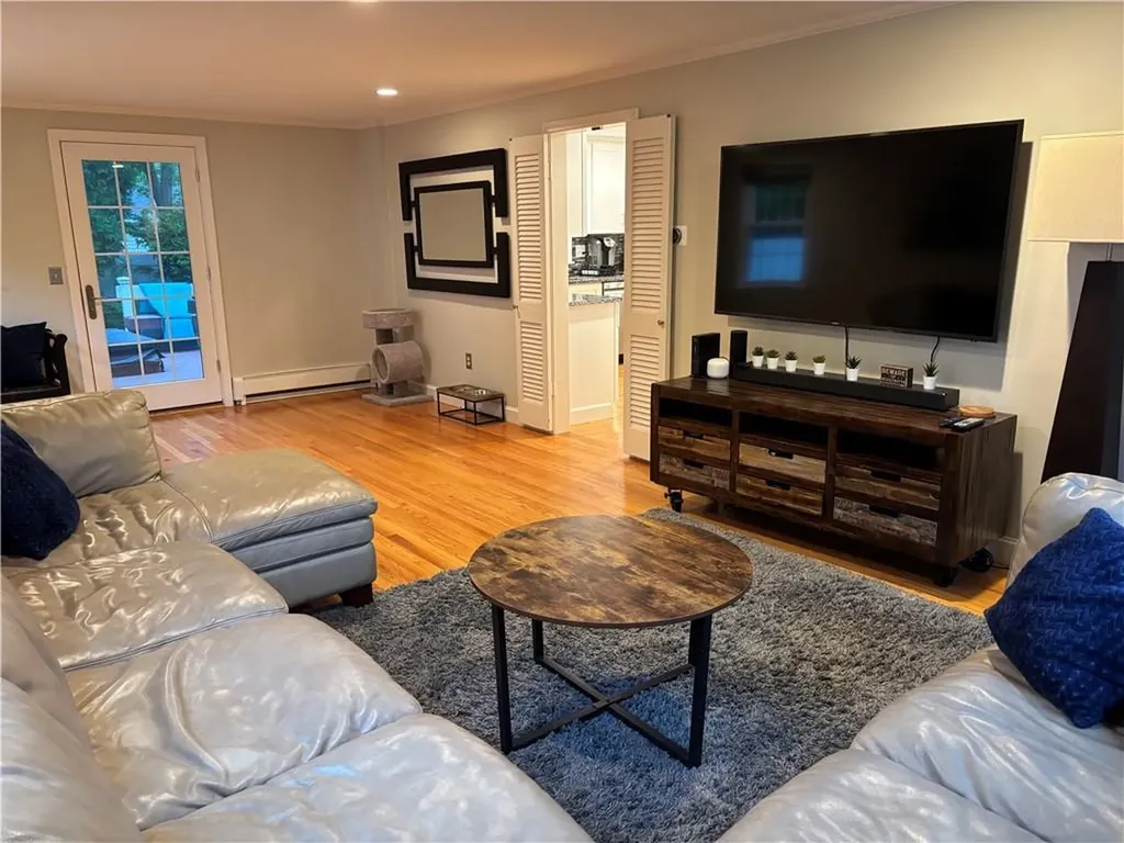 17 Meadowbrook Drive Barrington RI 02806