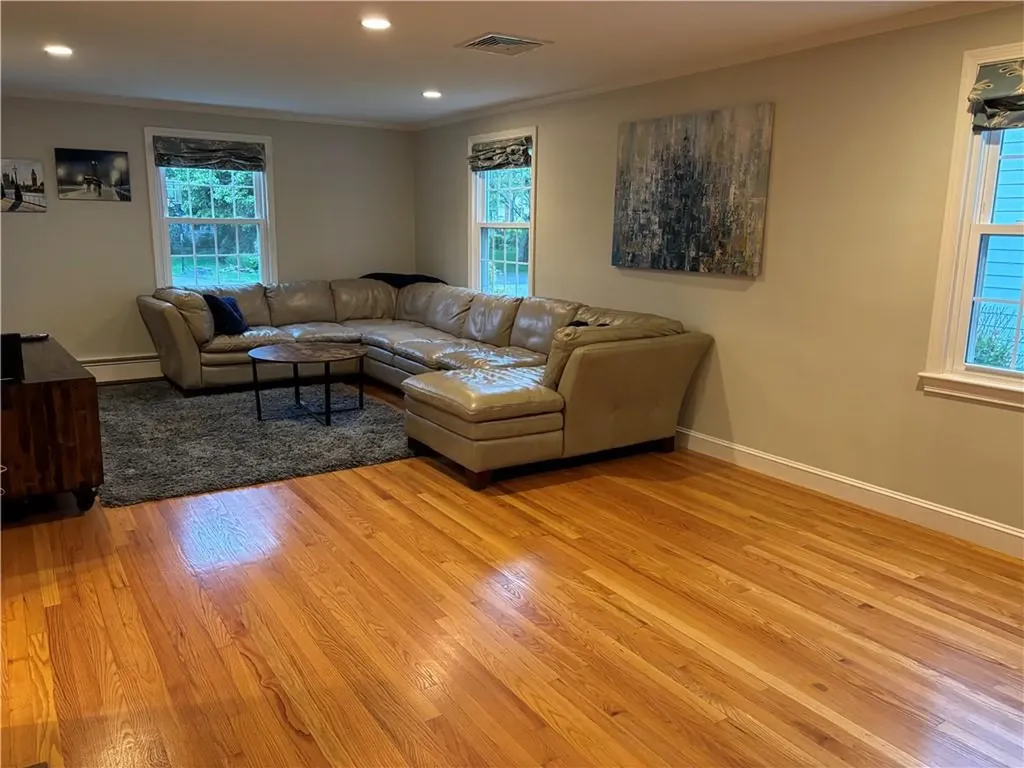17 Meadowbrook Drive Barrington RI 02806