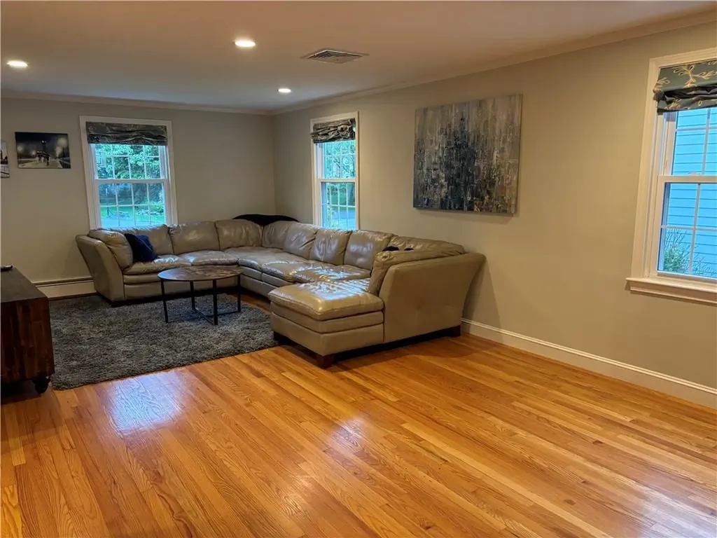 17 Meadowbrook Drive Barrington RI 02806