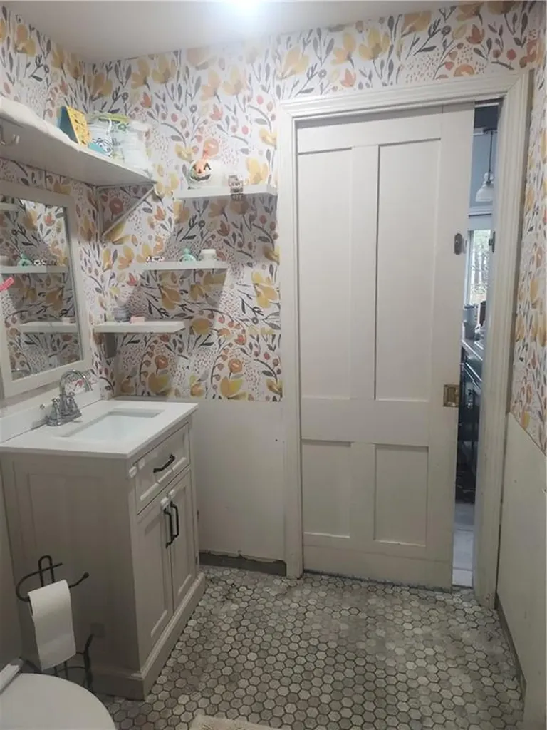 24 King Street Warwick RI 02886