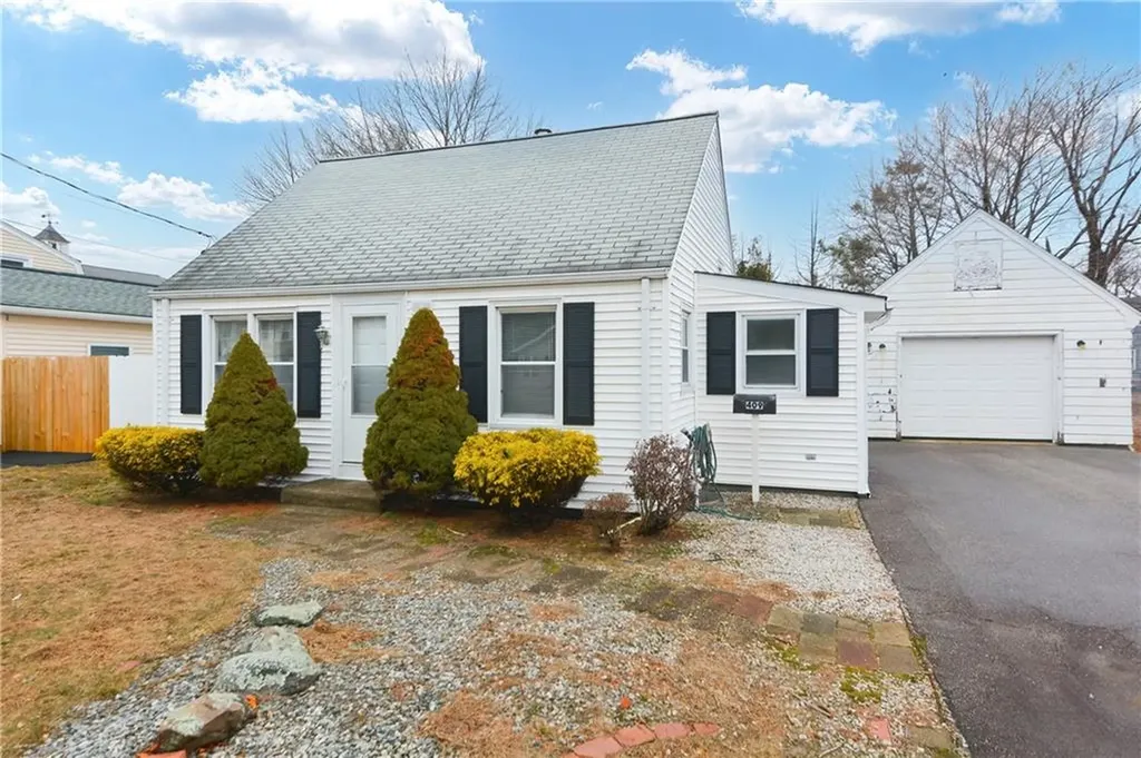 409 Chapmans Avenue Warwick RI 02886