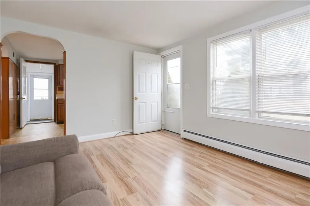 409 Chapmans Avenue Warwick RI 02886