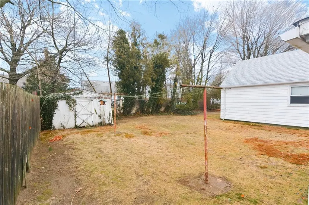 409 Chapmans Avenue Warwick RI 02886