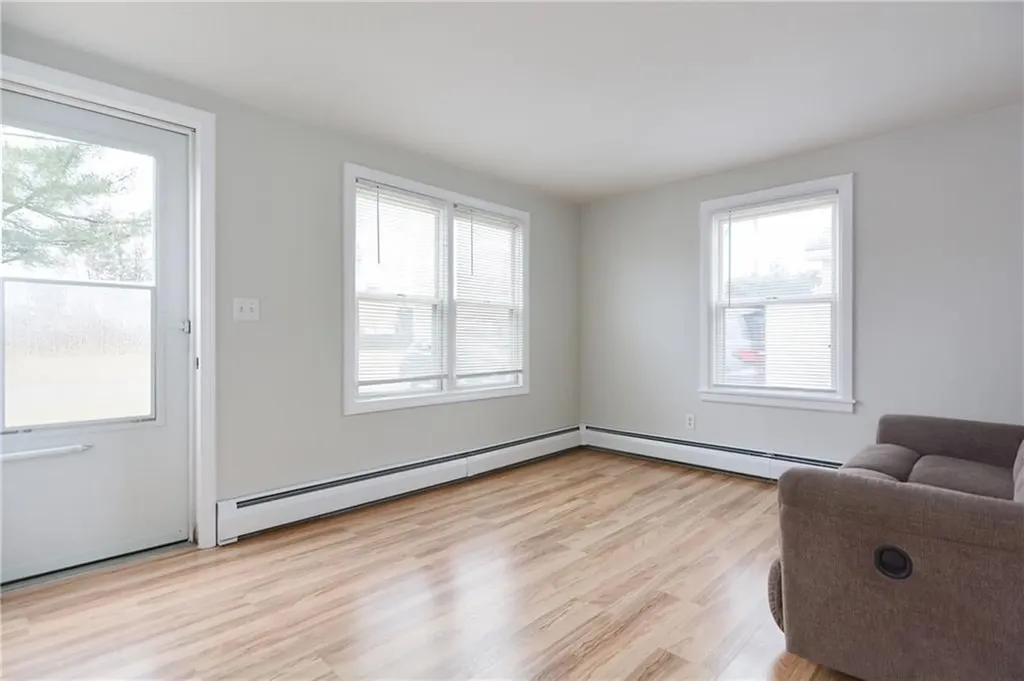 409 Chapmans Avenue Warwick RI 02886