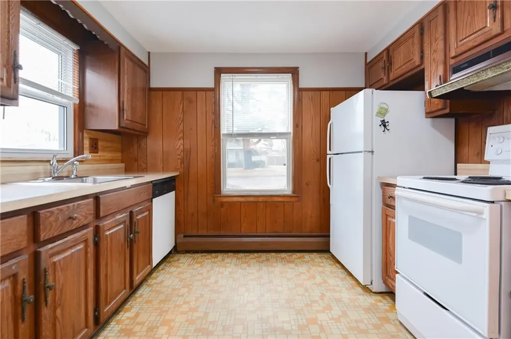 409 Chapmans Avenue Warwick RI 02886
