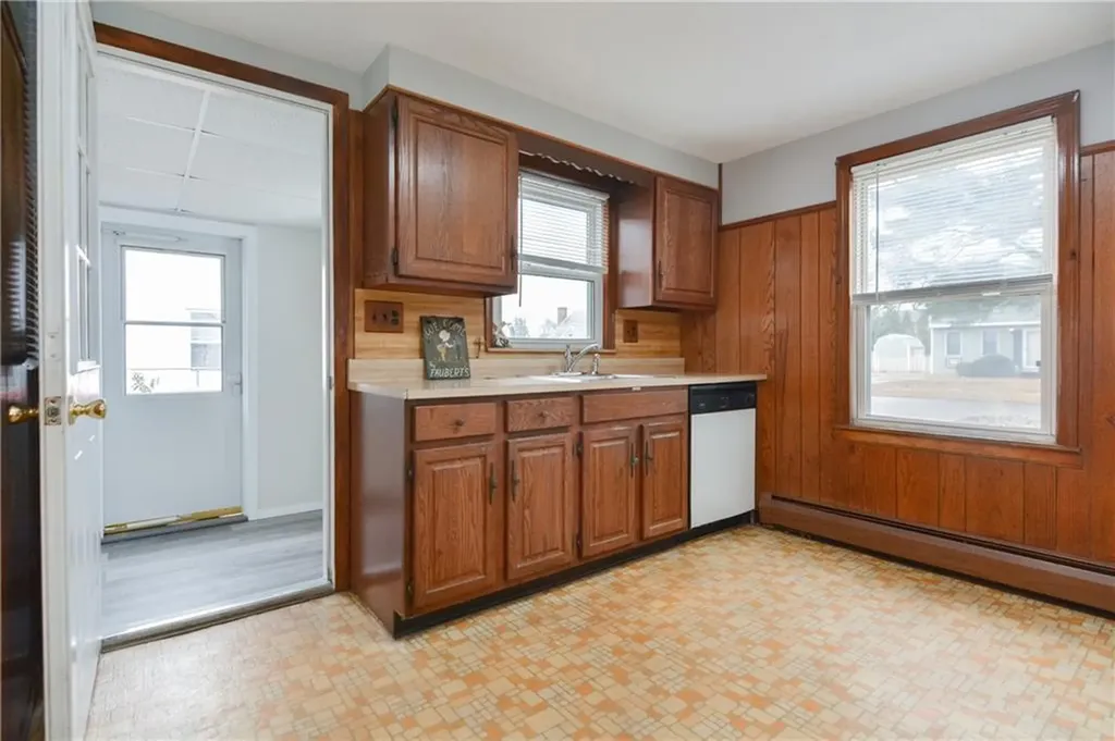 409 Chapmans Avenue Warwick RI 02886