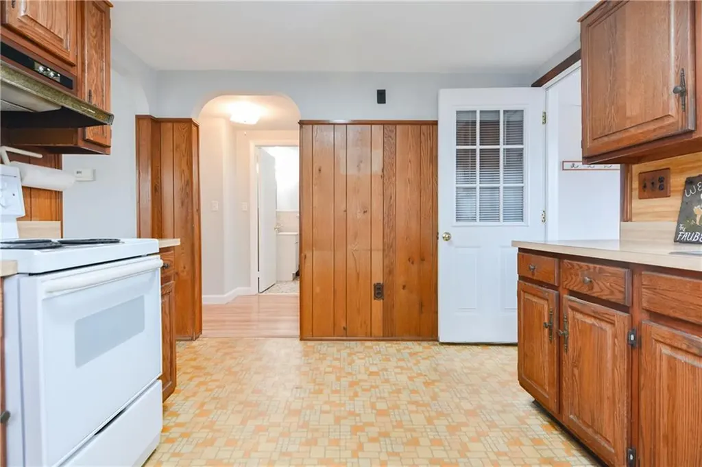 409 Chapmans Avenue Warwick RI 02886