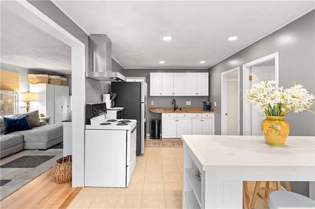 63 Buoy Street Jamestown RI 02835