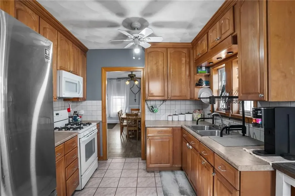 17 E Earle Street Cumberland RI 02864