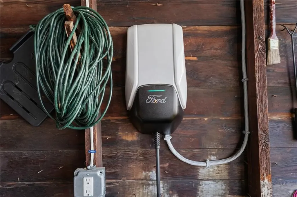 17 E Earle Street Cumberland RI 02864