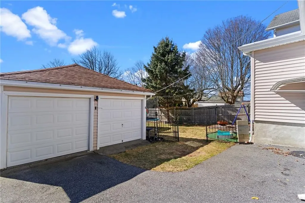 17 E Earle Street Cumberland RI 02864