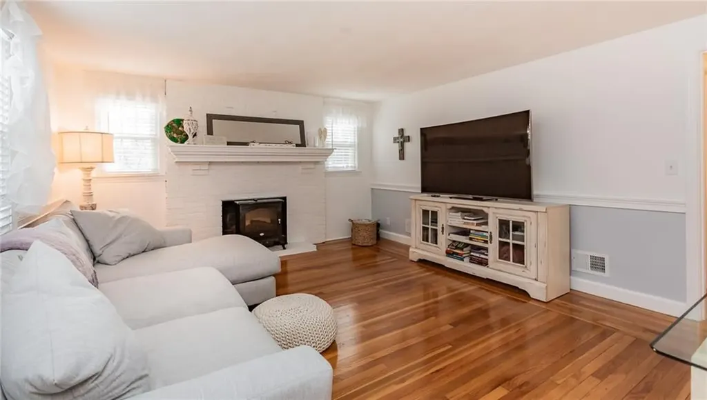 169 Pilgrim Parkway Warwick RI 02888