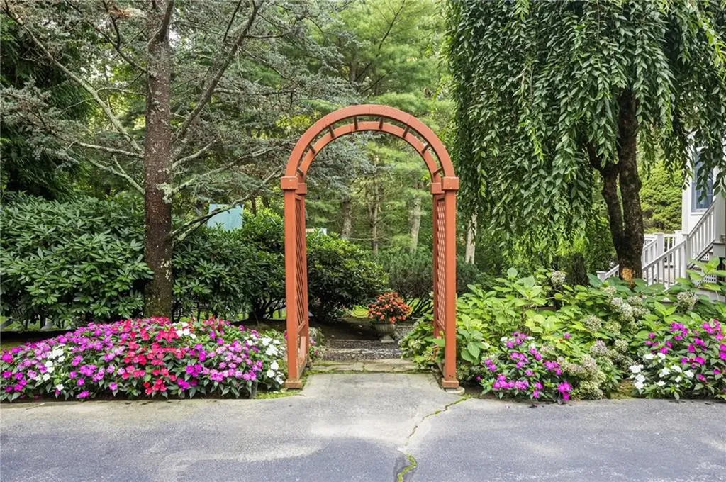 130 Joseph Court Warwick RI 02886