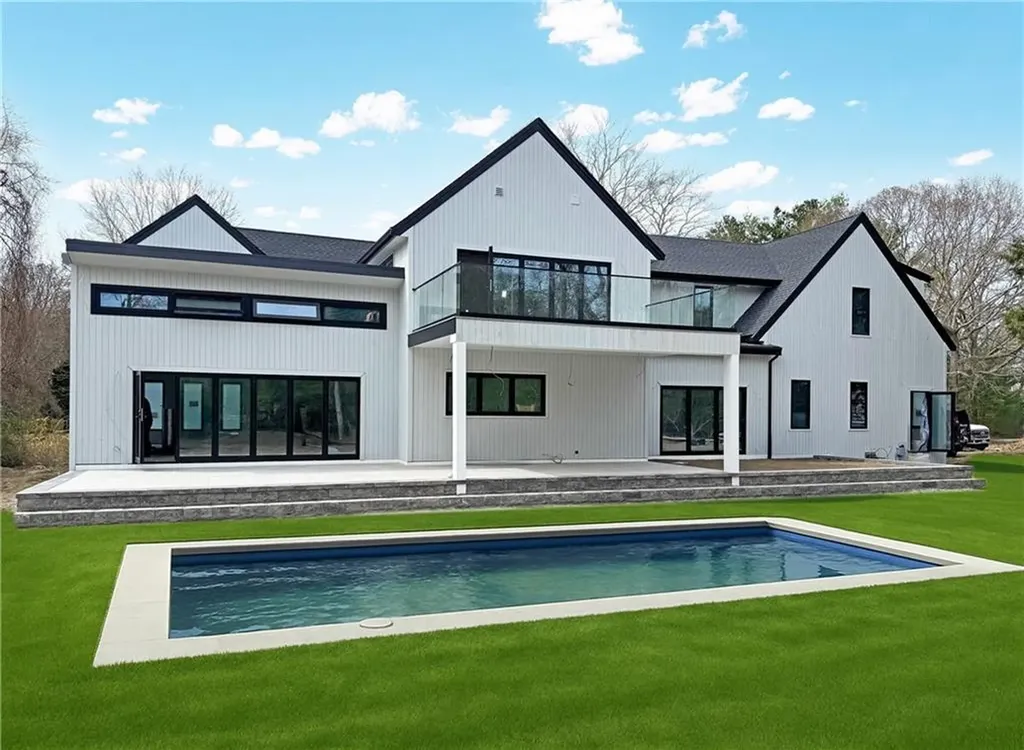 19 Castle Road Narragansett RI 02882