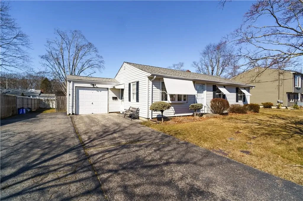 142 Beverly Road East Providence RI 02915