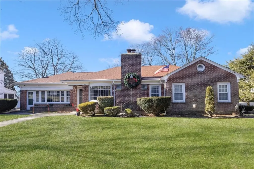 128 Cottage Avenue North Providence RI 02911