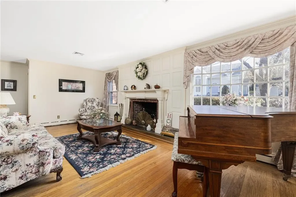 128 Cottage Avenue North Providence RI 02911