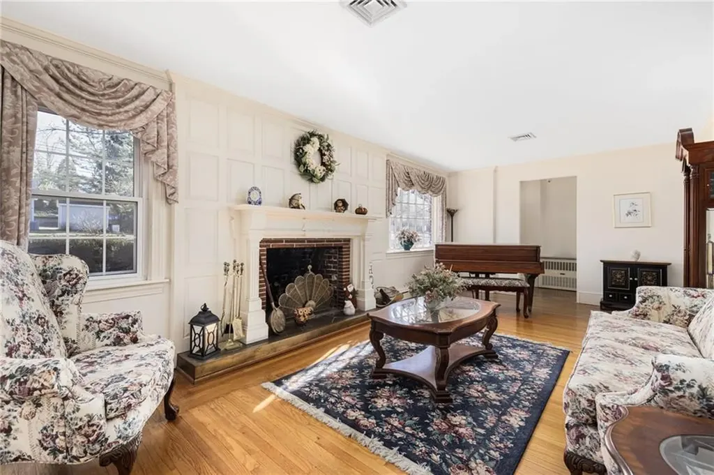 128 Cottage Avenue North Providence RI 02911