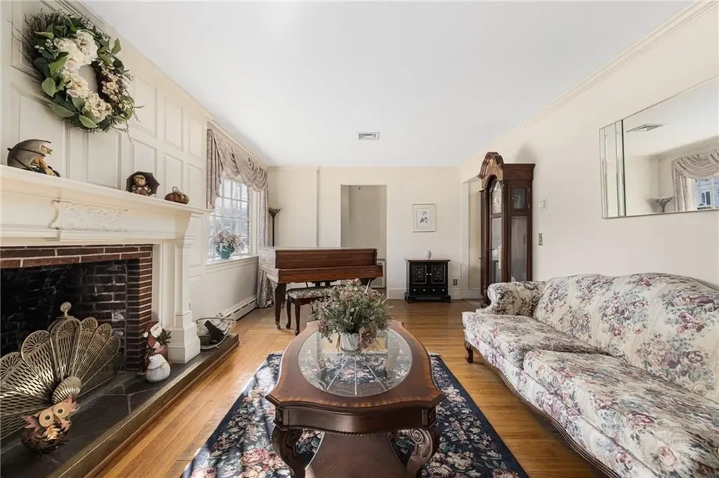 128 Cottage Avenue North Providence RI 02911