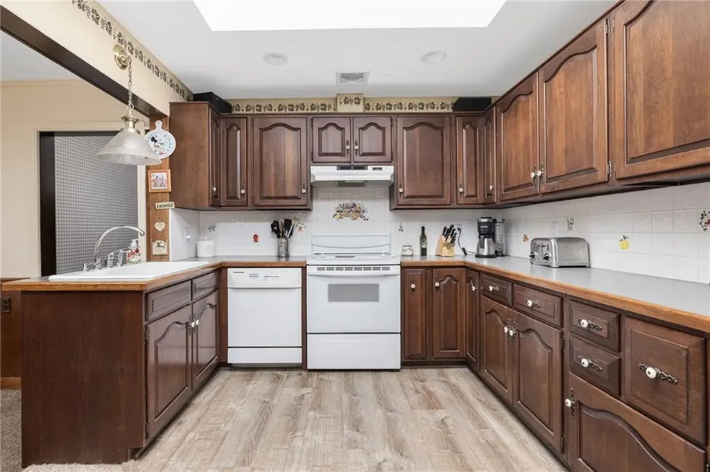 128 Cottage Avenue North Providence RI 02911