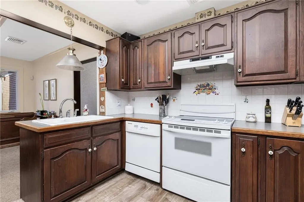 128 Cottage Avenue North Providence RI 02911