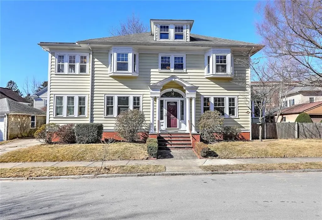 16 Elmway Street Providence RI 02906