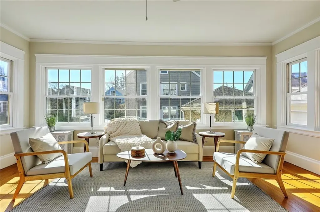 16 Elmway Street Providence RI 02906