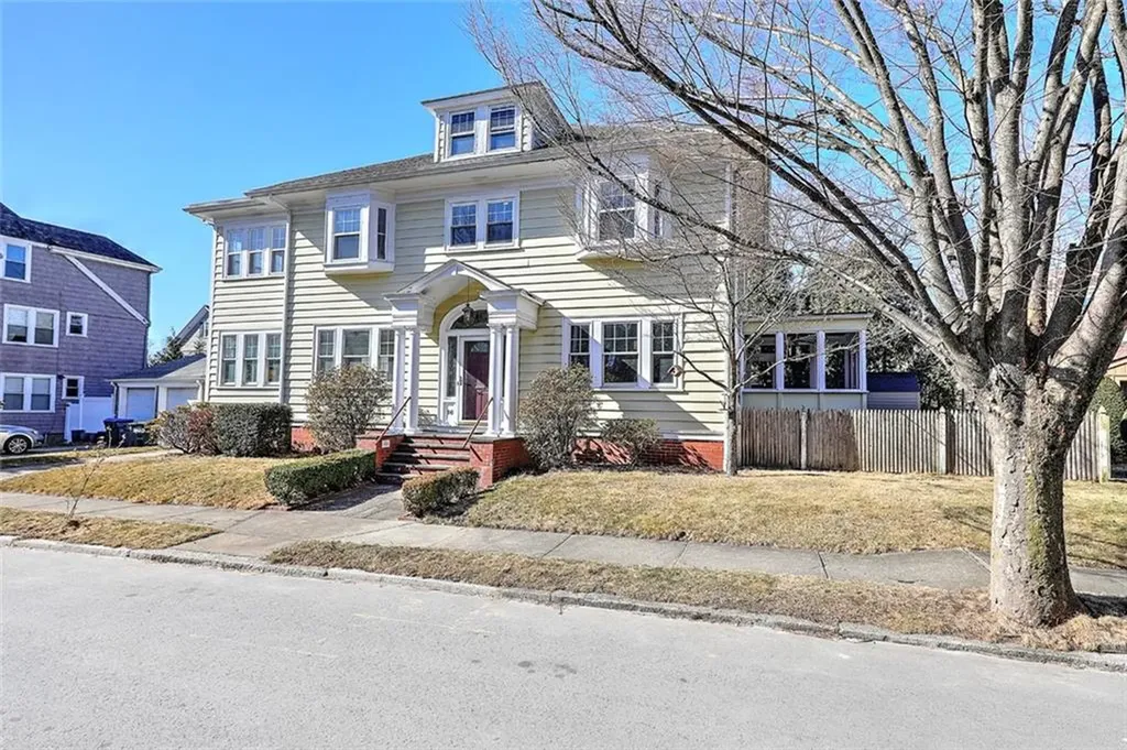16 Elmway Street Providence RI 02906